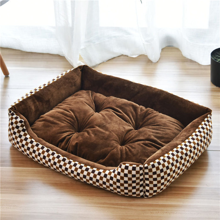 Golden Retriever resting on autumn winter cotton kennel pet supplies dog bed with plush and PP cotton materials