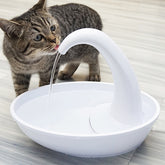 Pet Drinking Fountain Cat Feeding Water Flowing Fountain null