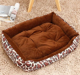 Kennel pet supplies large dog pet nest with Golden Retriever on cotton dog mat autumn winter
