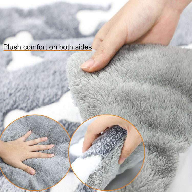Self-warming cat bed mat with reversible fleece, soft coral velvet, non-slip backing, and machine washable for dogs and cats