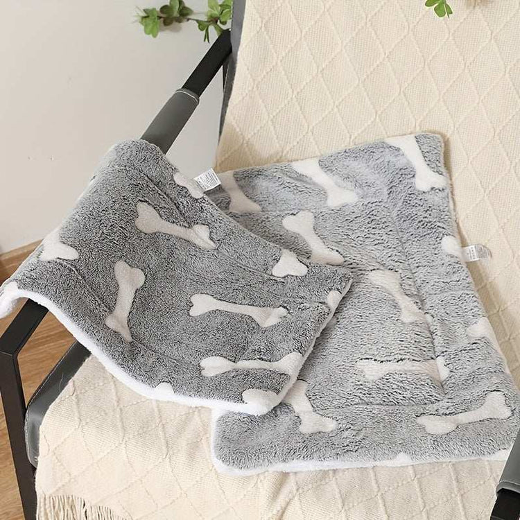 Self-warming soft fleece cat and dog bed mat with non-slip backing and washable design